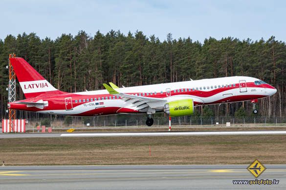 Airbus A220-300