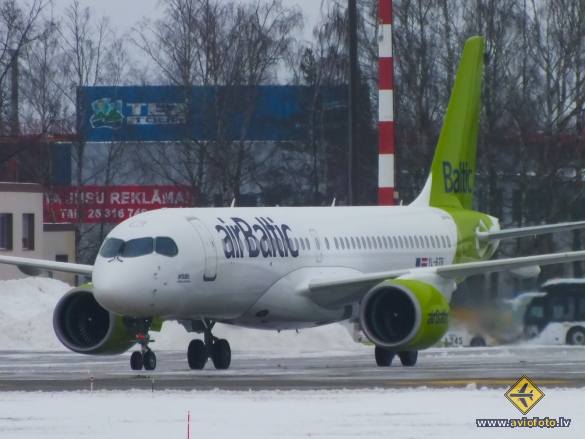 Airbus A220-300