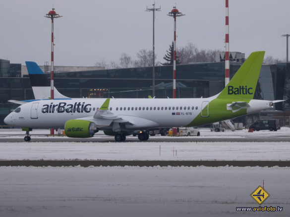 Airbus A220-300