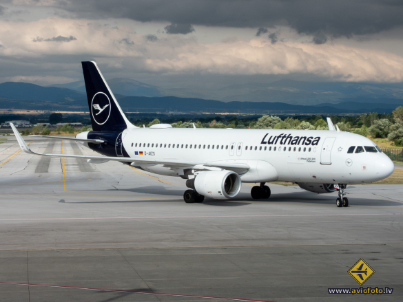 Airbus A320-214