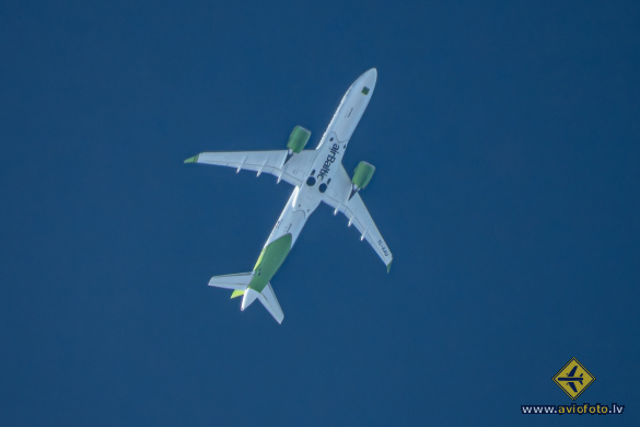 Airbus A220-300