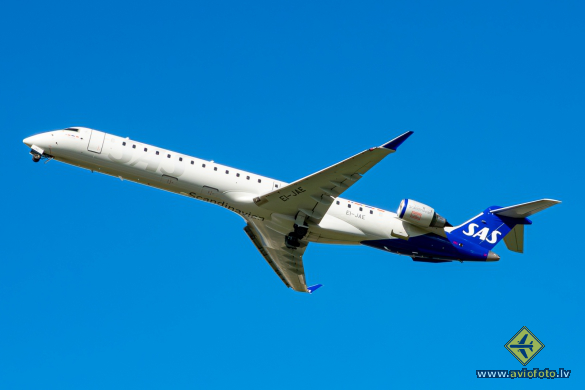 Bombardier CRJ-900ER NG (CL-600-2D24)