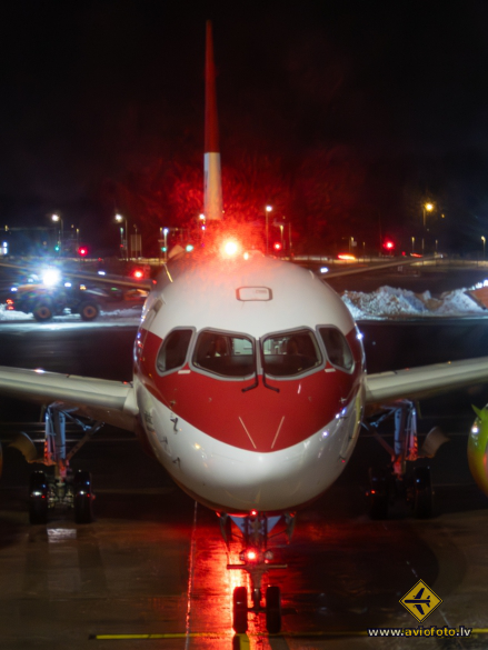 Airbus A220-300