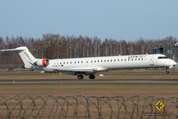 Bombardier CRJ-1000EL NG (CL-600-2E25)