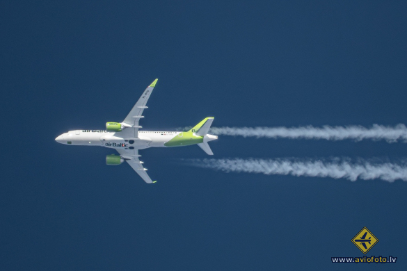 Airbus A220-300