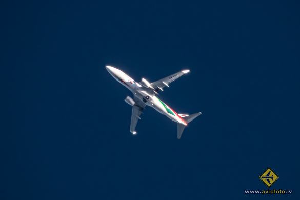 Boeing 737-8B6