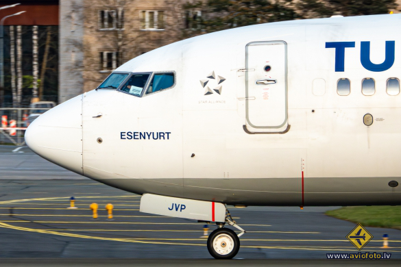 Boeing 737-8F2
