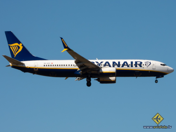 Boeing 737-8AS