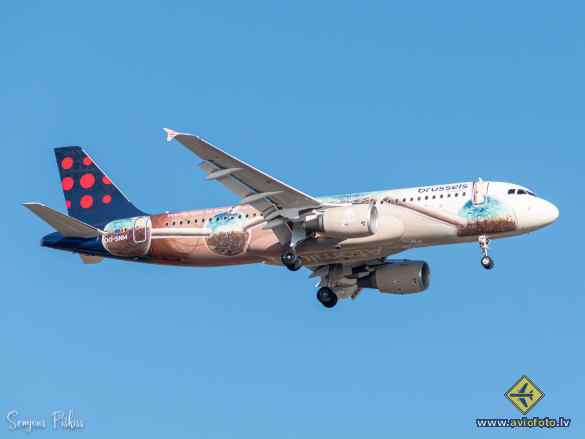 Airbus A320-214