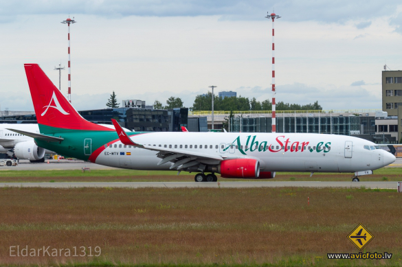 Boeing 737-8K5