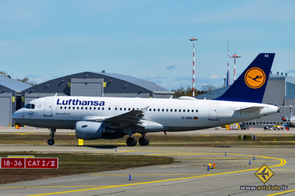 Airbus A319-114