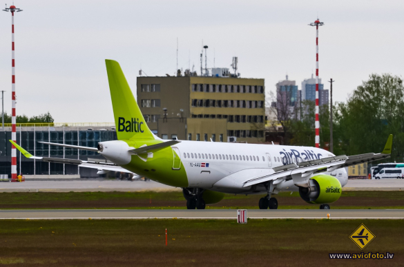 Airbus A220-300