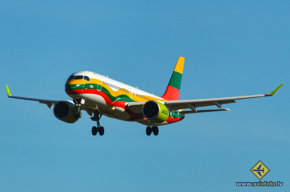 Airbus A220-300