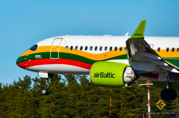 Airbus A220-300