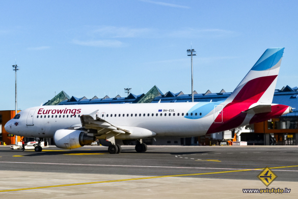 Airbus A320-214