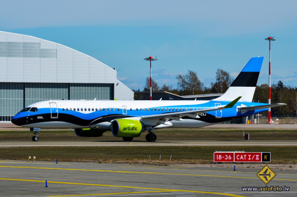 Airbus A220-300
