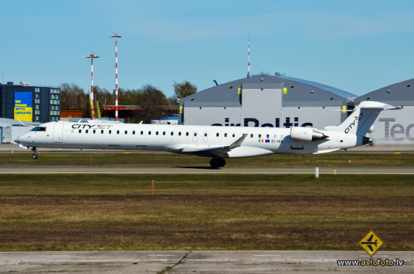 Bombardier CRJ-1000EL NG (CL-600-2E25)