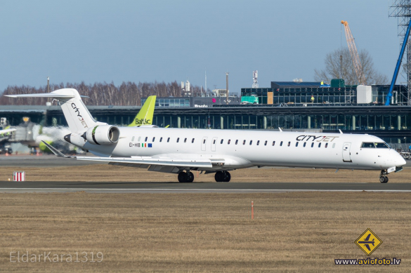 Bombardier CRJ-1000EL NG (CL-600-2E25)