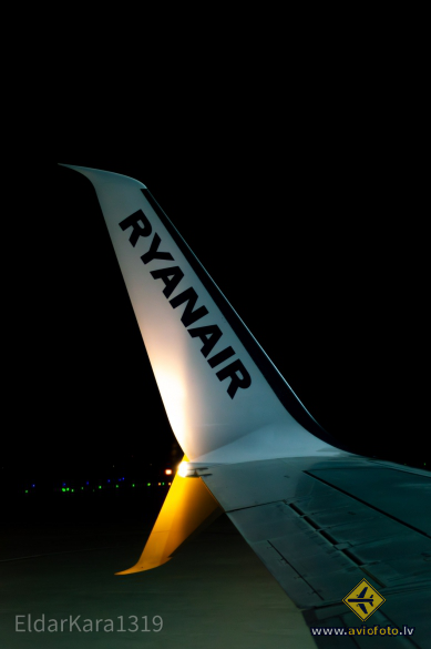Boeing 737-8AS