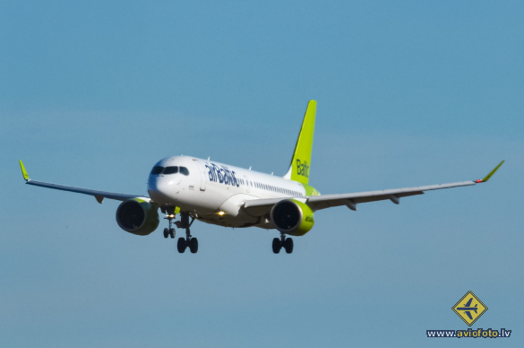 Airbus A220-300