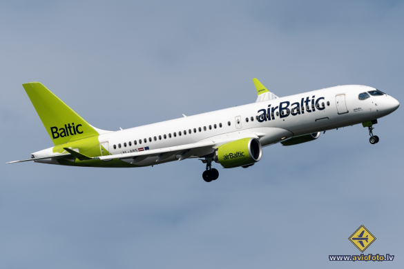 Airbus A220-300