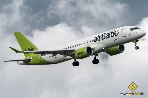 Airbus A220-300