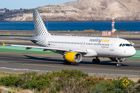 Airbus A320-214