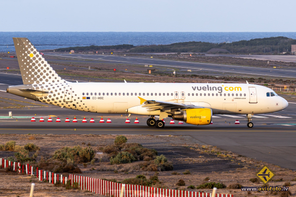 Airbus A320-214