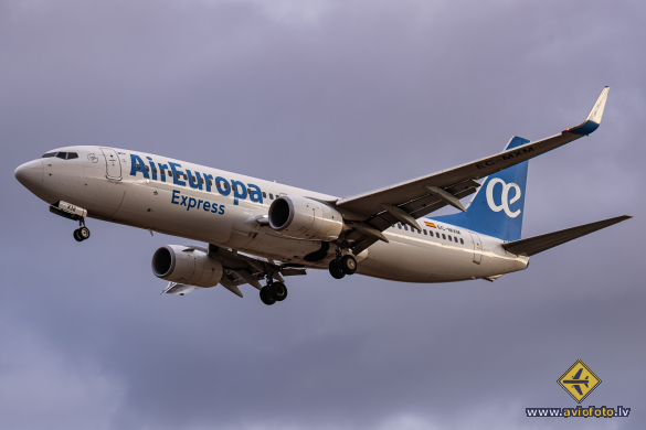 Boeing 737-85P