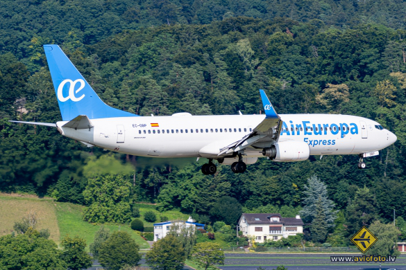 Boeing 737-8JP