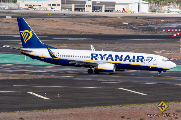 Boeing 737-8AS
