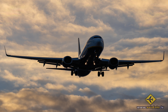 Boeing 737-8AS