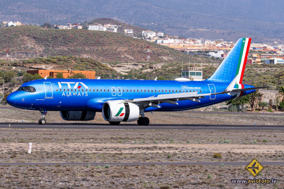 Airbus A320-272N
