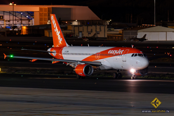 Airbus A320-214