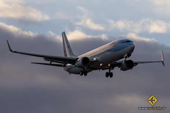 Boeing 737-8K5