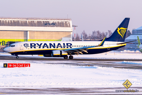 Boeing 737-8AS