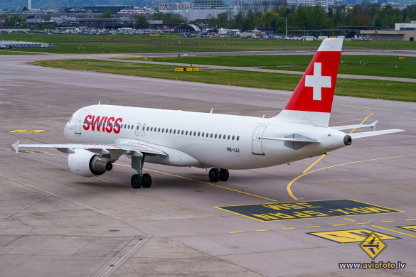 Airbus A320-214