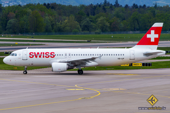 Airbus A320-214