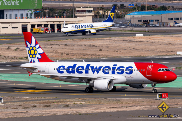Airbus A320-214