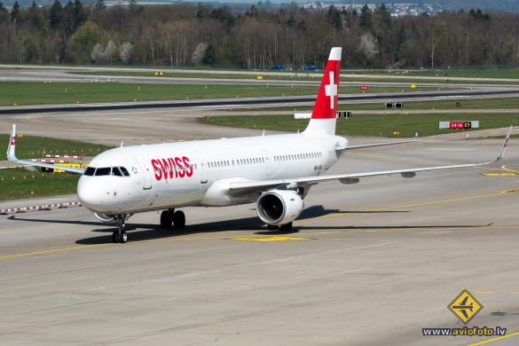 Airbus A321-212