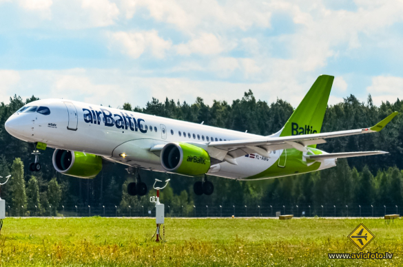 Airbus A220-300