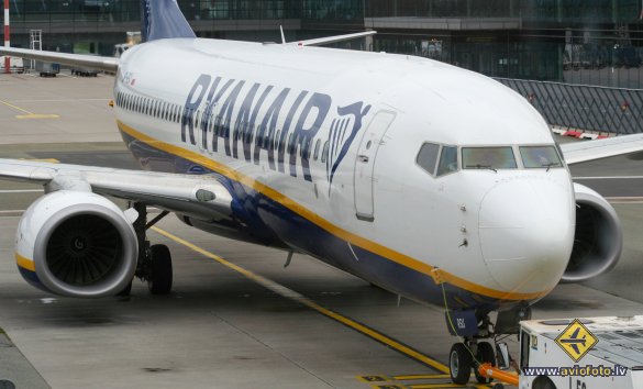 Boeing 737-8AS