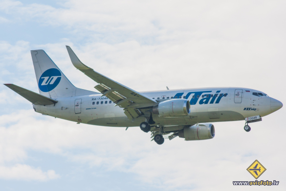 B737-524