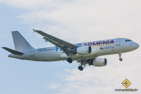 A320-214