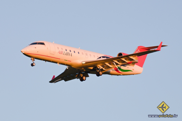 Mitsubishi CRJ-200LR