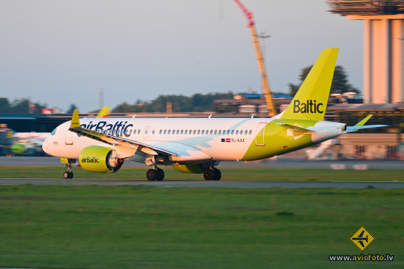 Airbus A220-300