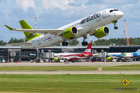Airbus A220-300