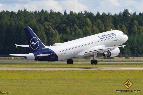 Airbus A320-214