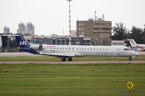 Bombardier CRJ-900ER NG (CL-600-2D24)