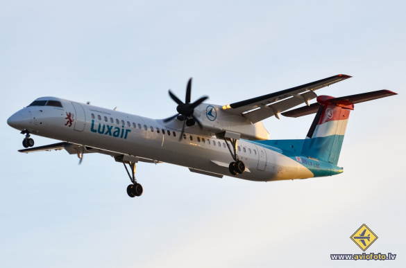 Bombardier DHC-8-402 Q400